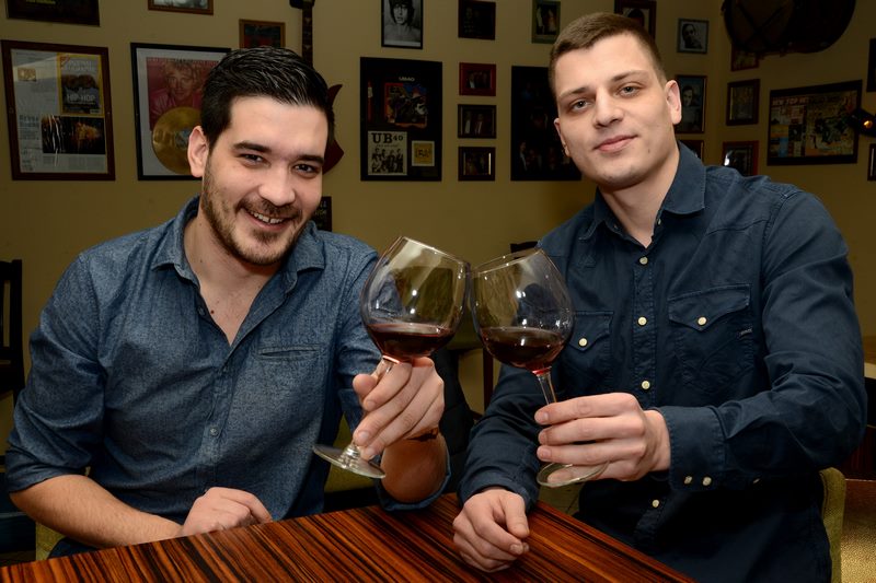 Drago Bošnjak i Luka Elezović, Red red wine bar