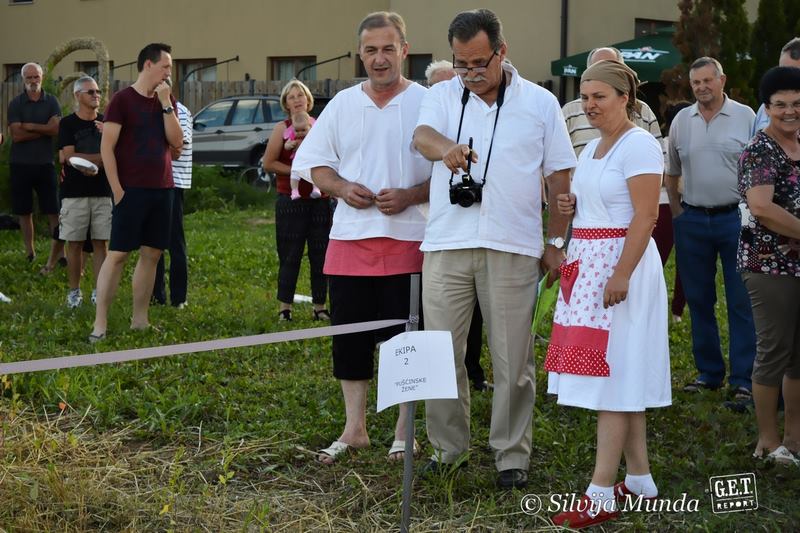 Kulturno-turistička manifestacija "Mamičina žetva" / natjecanje u žetvi (žiri: Nedeljko, Žarko Nedeljko i Marijan Belčić)