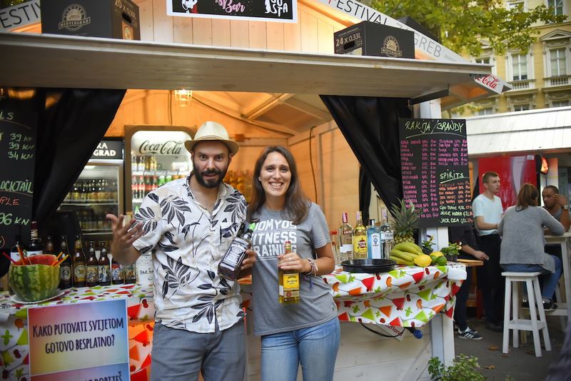 Ne bi to bio pravi festival ako  ne bi bilo i kućica koje poslužuju i samo piće.