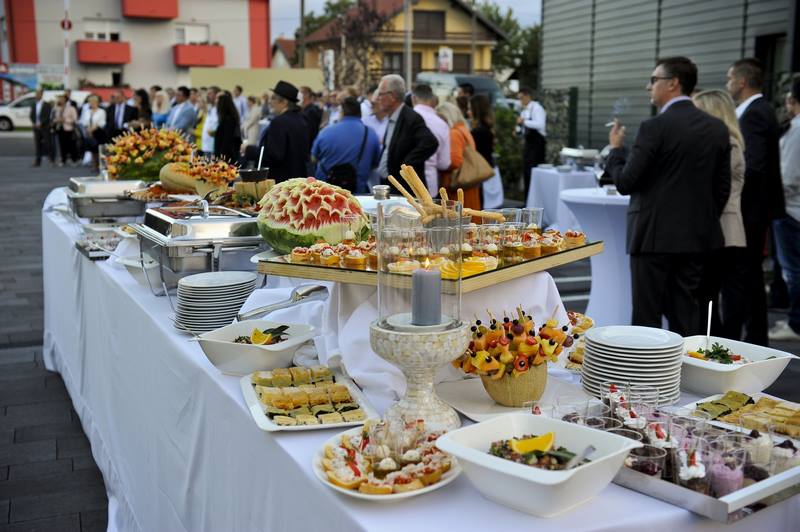 Svečano otvoren restoran i hotel Santiny 