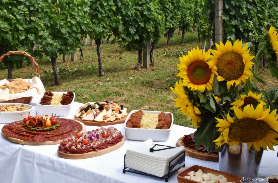 Pjenušavi doručci u vinogradu 