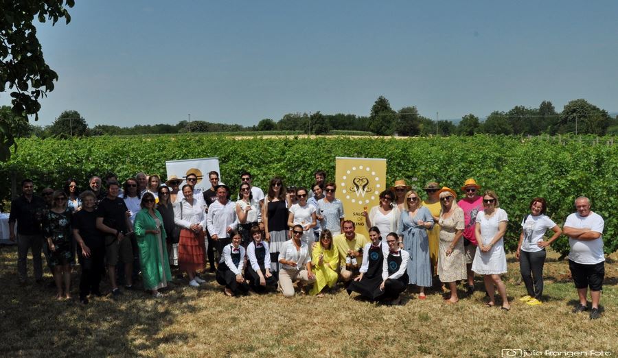 Održan  2. Pjenušavi srijemski doručak u vinogradu