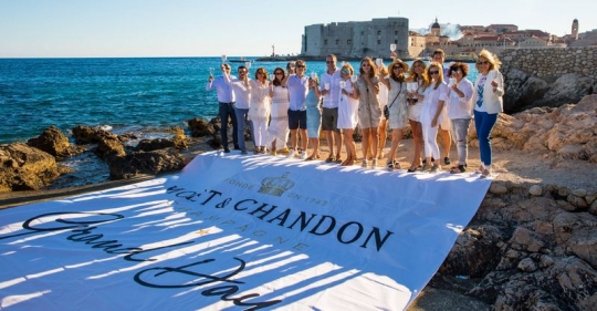 Moët &amp; Chandon Grand Day