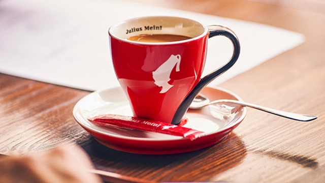 Platite kavu stihom tvrtke Julius Meinl - on line